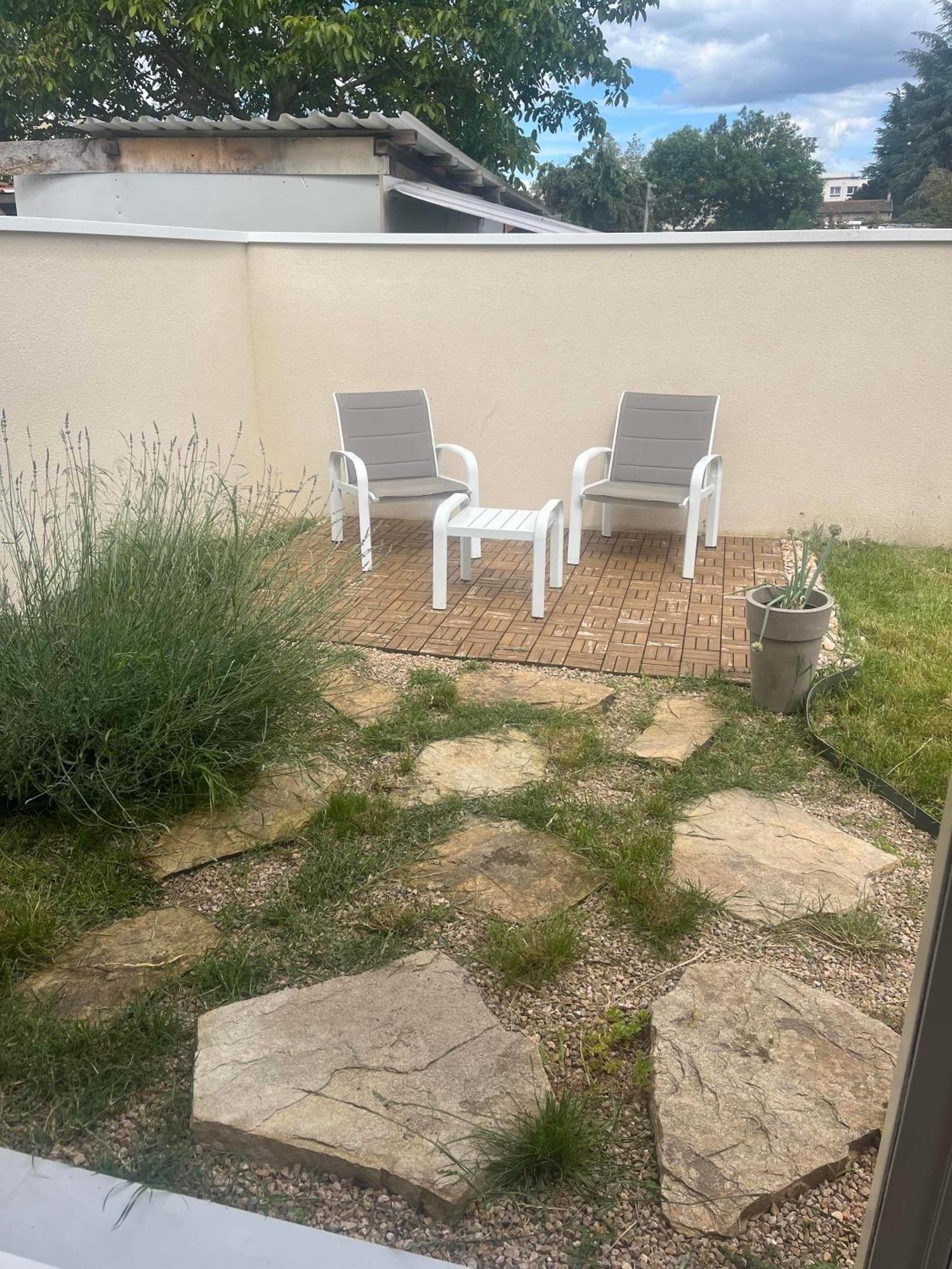 Villa Bleu Marine Chic Calme Et Jardin Andrezieux-Boutheon Extérieur photo
